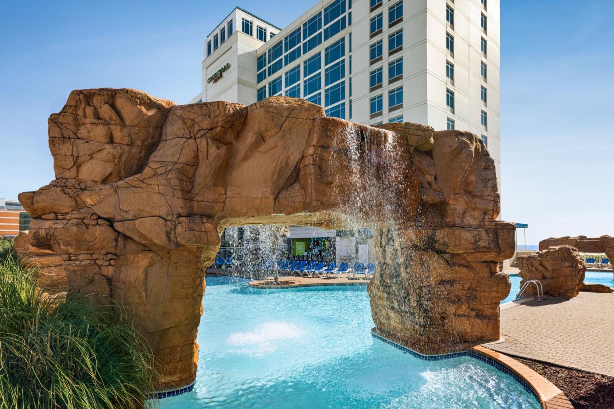 Hotel Courtyard Oceanfront / North 37th Street