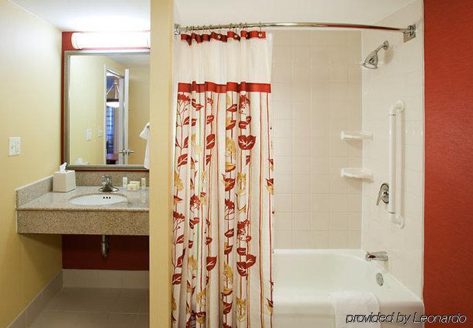 Hotel Courtyard Oceanfront / North 37th Street 3*